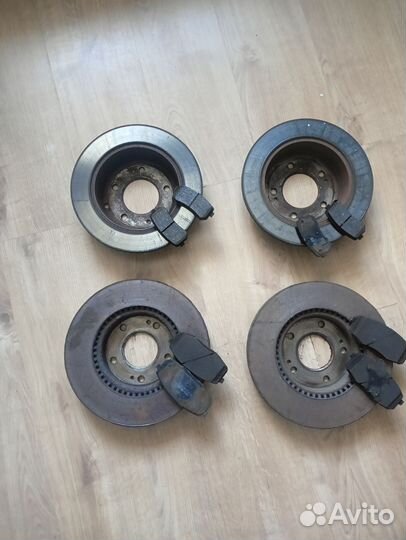Тормозные диски перед, зад, с колодками