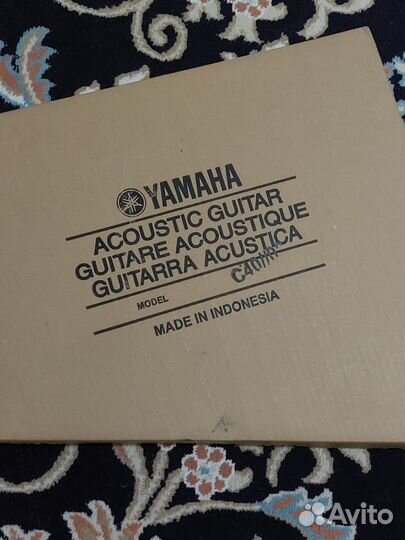 Классическая гитара yamaha c40