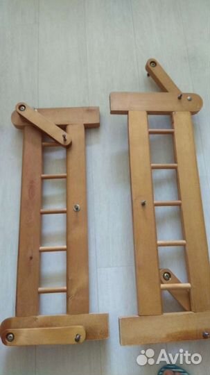 Детская кроватка с маятником