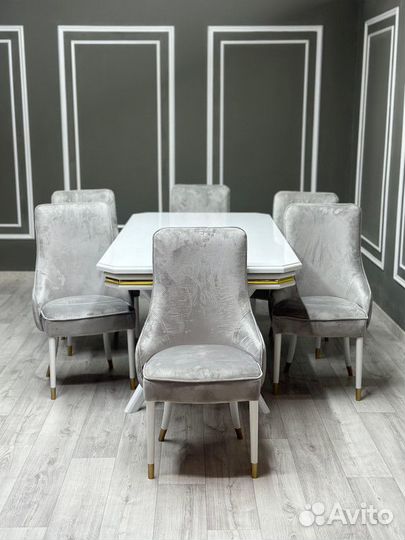 Кухонный стол и стулья