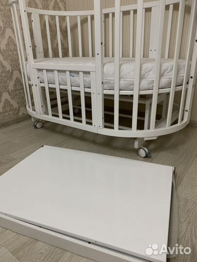 Детская кроватка с маятником 8 в 1