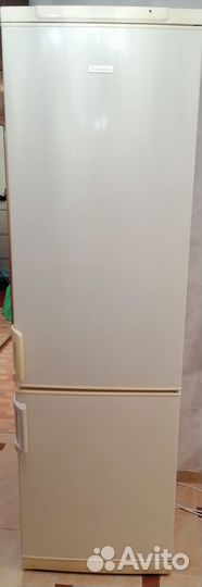 Холодильник Electrolux ERB 37098 C бежевый