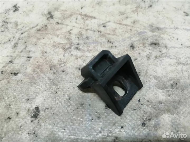 Кронштейн радиатора Audi A8 D3 4E 2004-2010