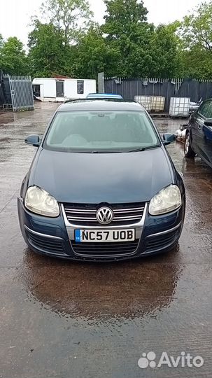 Бампер задний volkswagen jetta 5