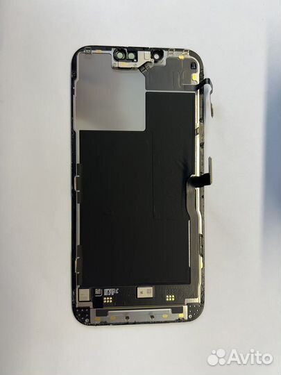 Дисплей на iPhone 13