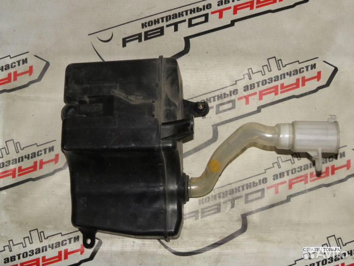 Бачок омывателя toyota chaser cresta mark II GX100