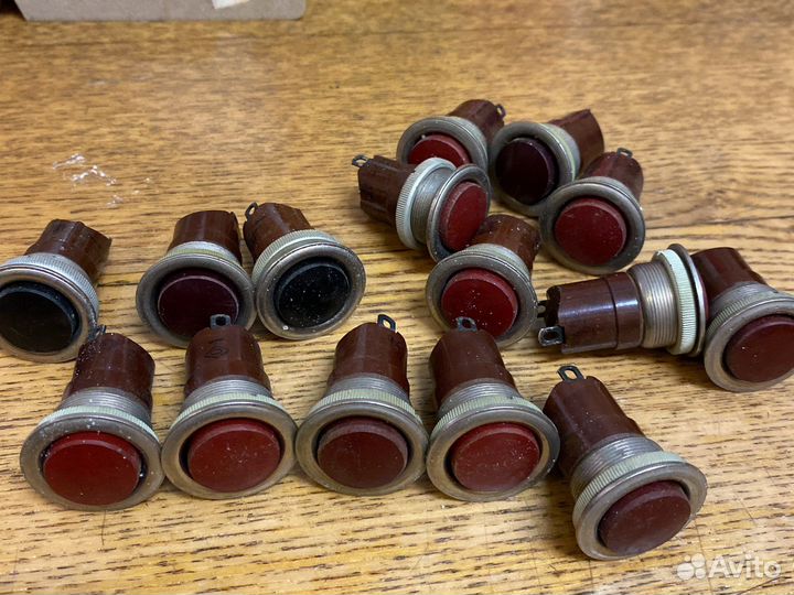 Кнопка, Диоды тиристоры