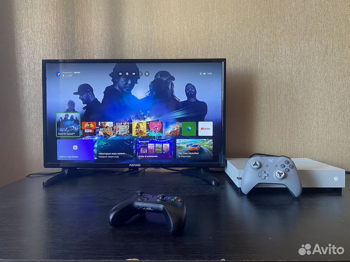 Xbox One S 1tb + 2 джоя + игры + подписка