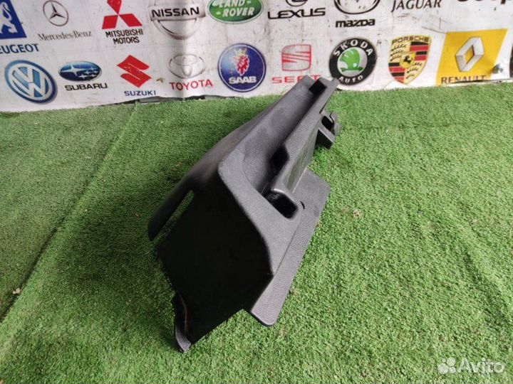 Кронштейн полки багажника правый Peugeot 307 3C