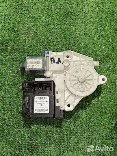 Моторчик стеклоподъемника Volkswagen Golf