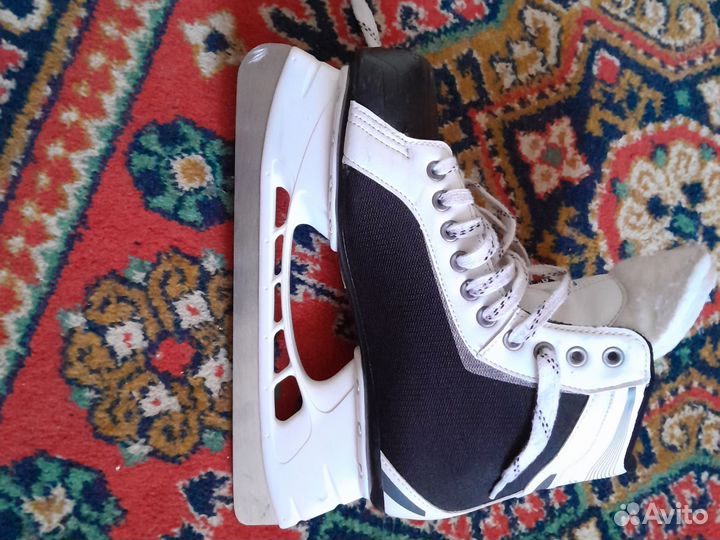 Коньки для хоккея с мячом