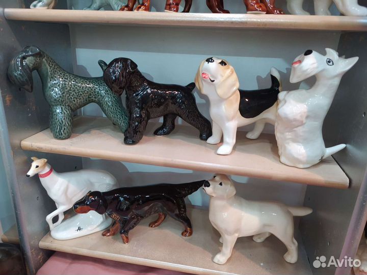 Коллекция фигурок собак