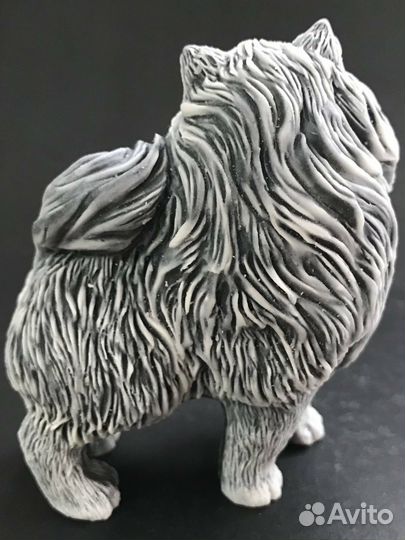 Шпиц фигурка из мраморной крошки