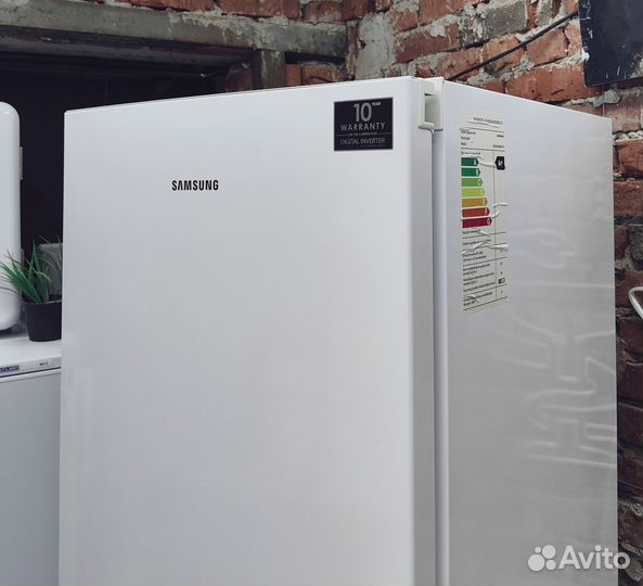 Холодильник Samsung 180x60x60sm. NO frost