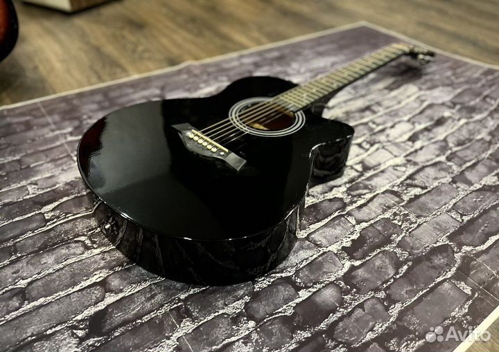 Акустическая гитара