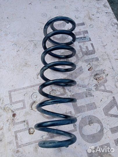 Пружина задняя задняя правая Lexus Es 7 седан