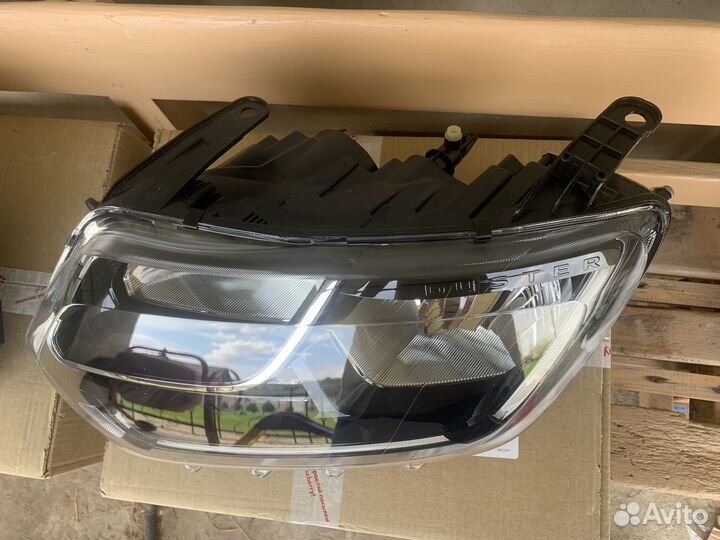 Renault duster (20-23) передние фары комплект