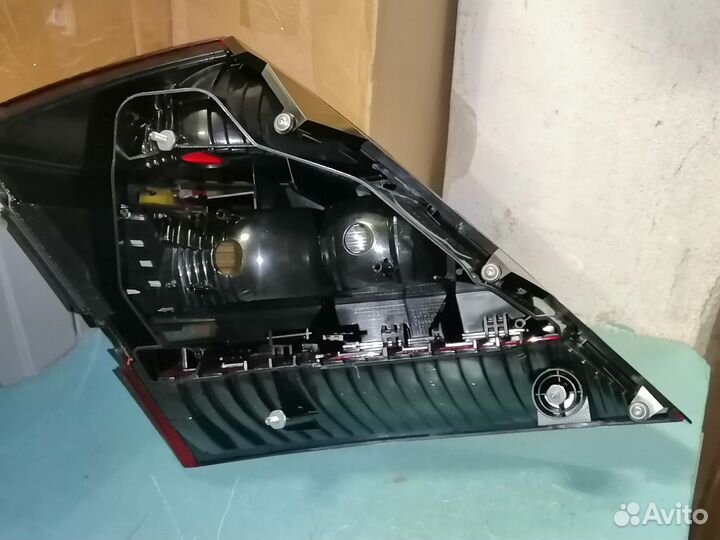 Задний фонарь A2218200266 Mercedes W221 S-Class