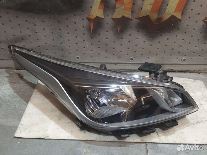 Фара правая Kia Rio 4