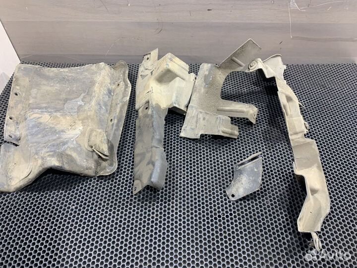 Пыльник двс бмв X5 E70 BMW боковая защита двигател