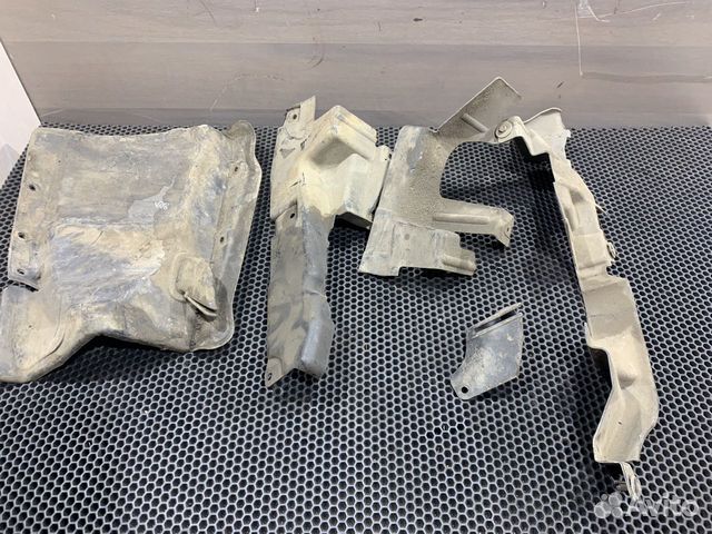 Пыльник двс бмв X5 E70 BMW боковая защита двигател