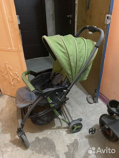 Прогулочная коляска трость