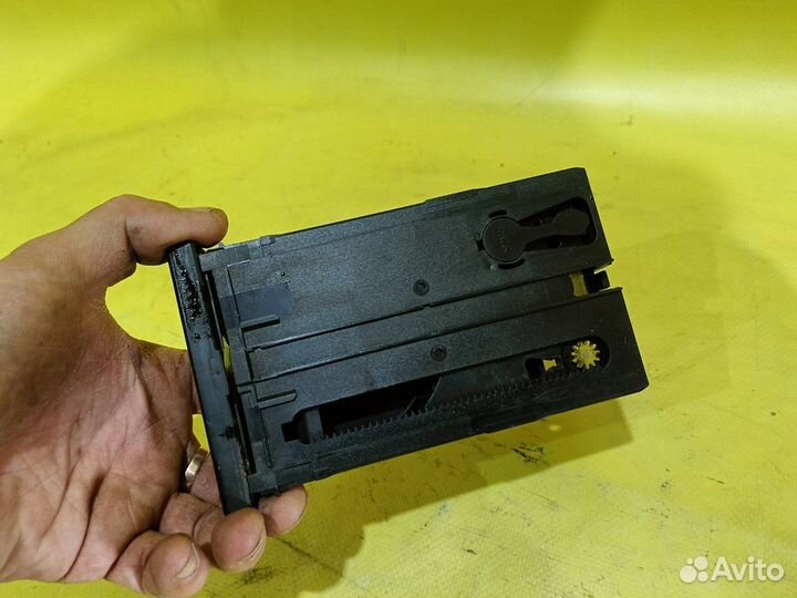 Подстаканник Volkswagen Sharan минивэн AUY 2001