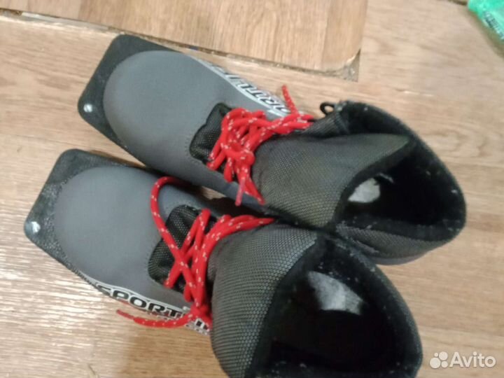 Лыжные ботинки