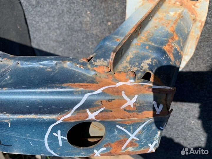 Усилитель бампера передний Land Rover Freelander