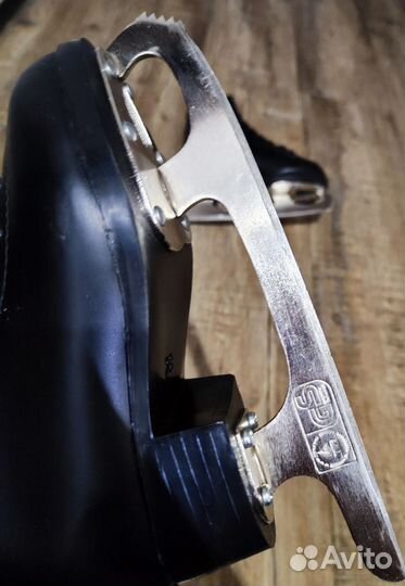 Коньки Graf Montana gold, черные, 28 р-р