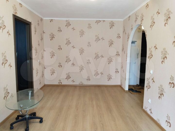 2-к. квартира, 43 м², 2/4 эт.