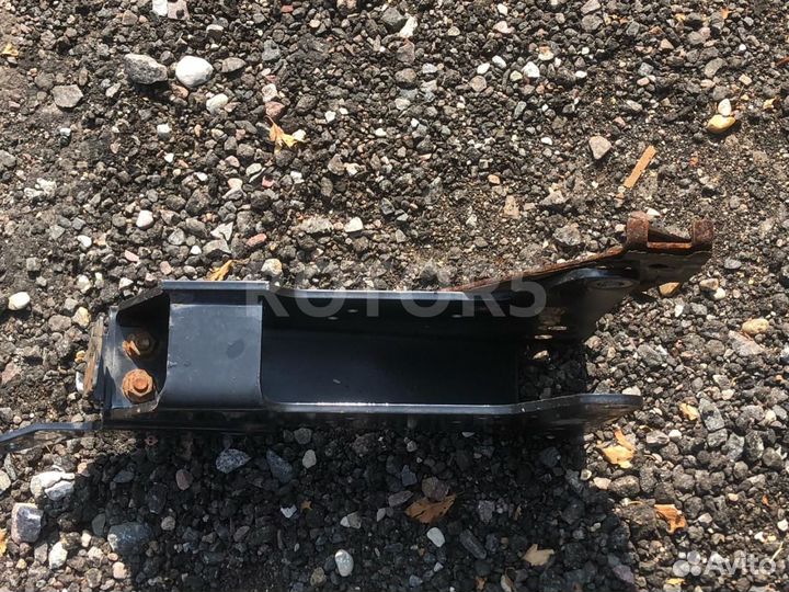 Кронштейн торсиона кабины правый MAN TGX 2015