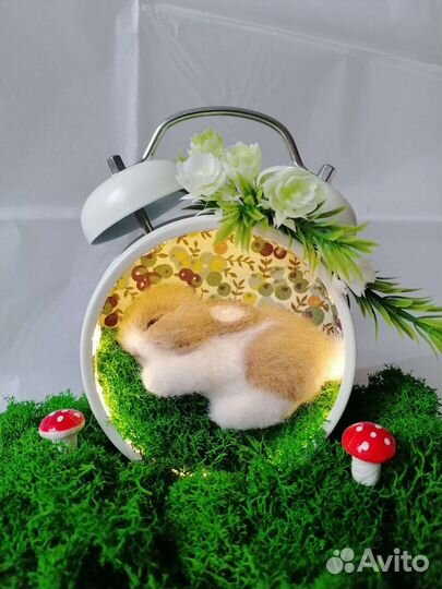 Будильник-ночник+ брошка