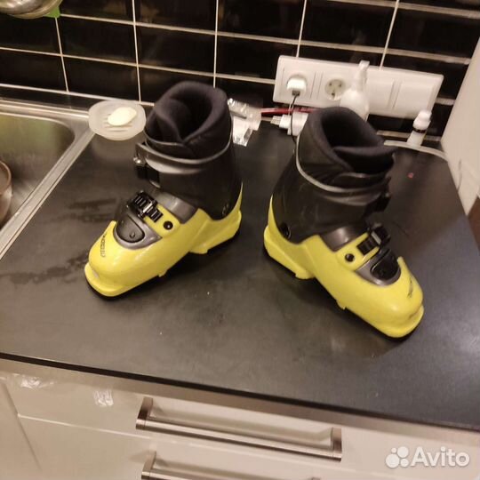 Горнолыжные ботинки детские на ногу 19,5-20,5 см