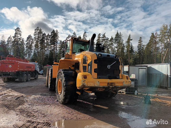 Фронтальный погрузчик Volvo L220G, 2012