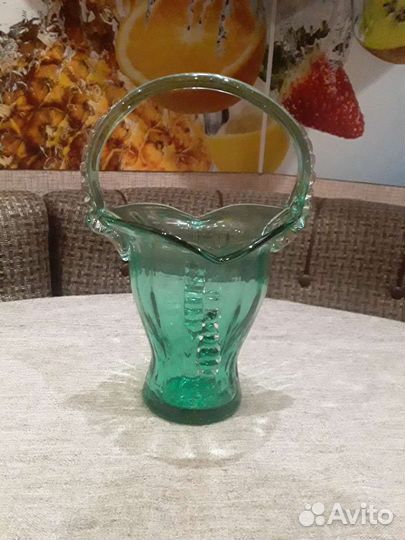 Конфетница с ручкой цветное стекло