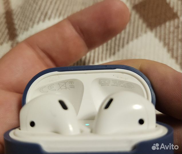 Apple AirPods (2nd Generation)