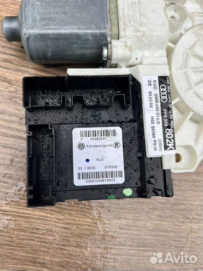 Моторчик стеклоподъемника передний правый Audi 3