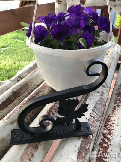 Кронштейн для кашпо