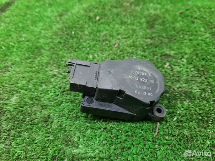 Сервопривод заслонки печки Мерседес A2038201642