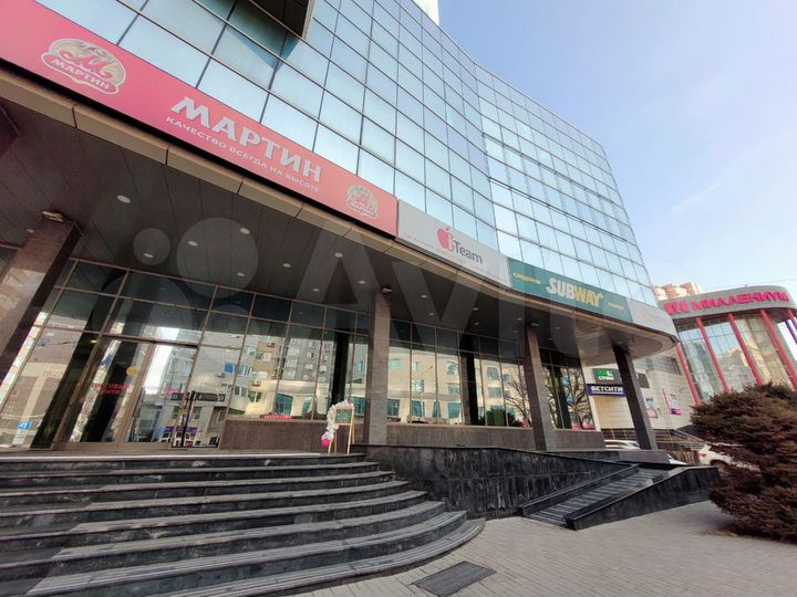 Первый этаж, витрина, 245 м²