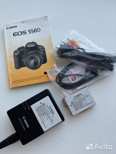 Зеркальный фотоаппарат Canon EOS 550D, черый