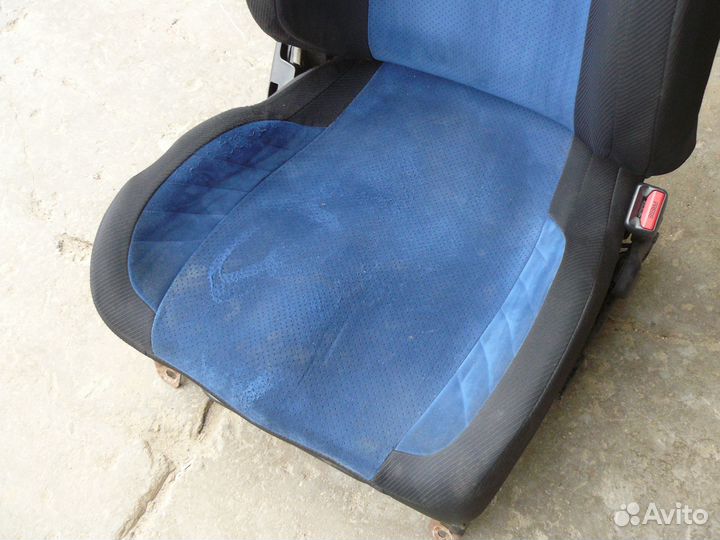 Сидение водительское правое Subaru Impreza STI