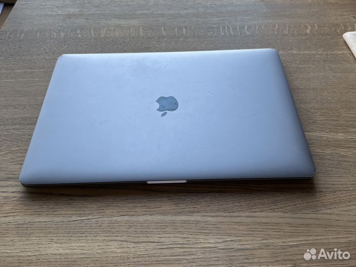 Macbook pro 15 2018 i7 16gb
