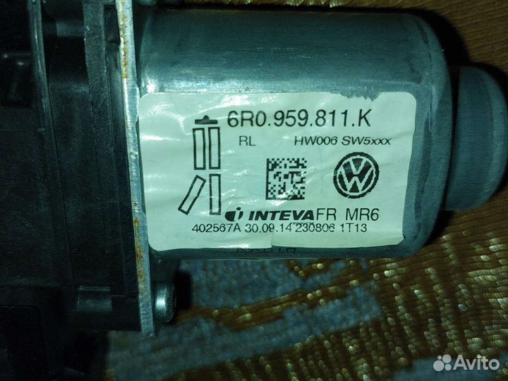 Моторчик стеклоподъемника задний левый Skoda Fabia