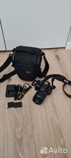 Зеркальный фотоаппарат Canon EOS 100D