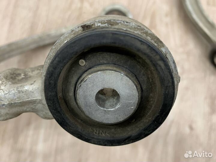 Рычаг передний верхний Mercedes W251 R 251