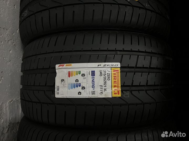 Pirelli P Zero 315/35 R21 и 285/40 R21