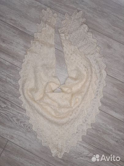 Пуховый платок шаль