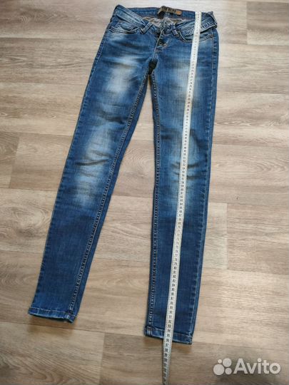 Джинсы